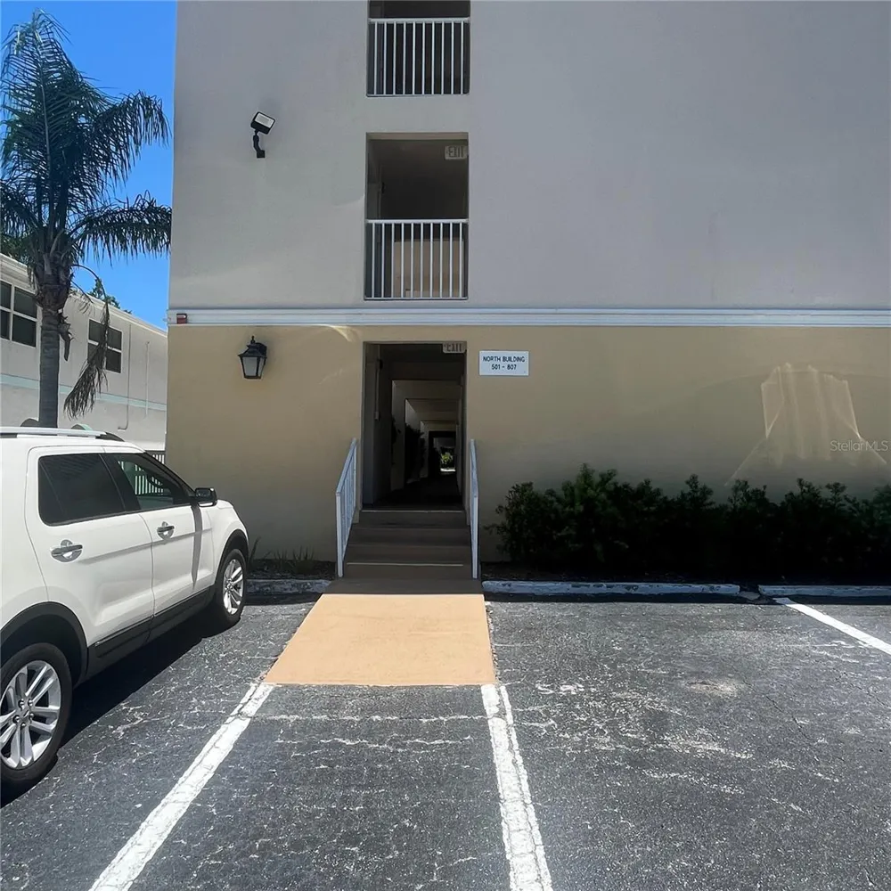 995 LAGUNA DRIVE #506 Venice, FL 34285