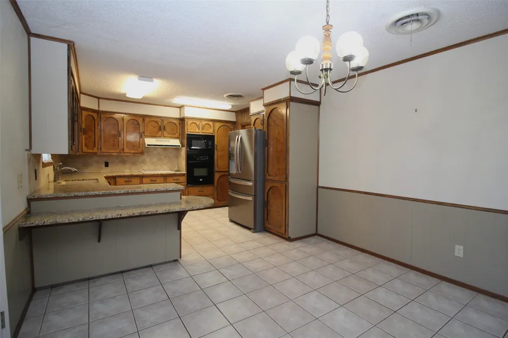 130 L STREET Munday, TX 76371