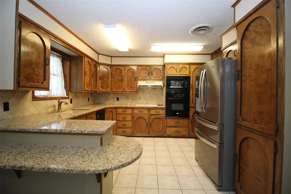 130 L STREET Munday, TX 76371