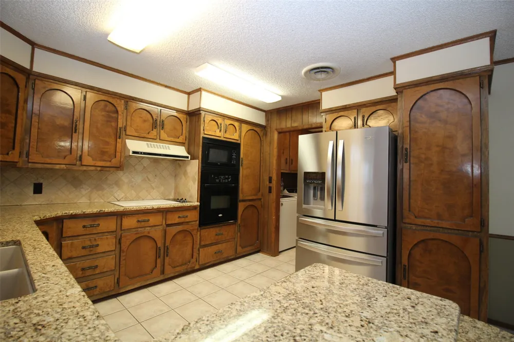 130 L STREET Munday, TX 76371