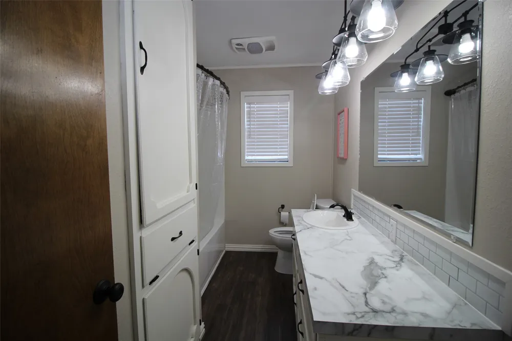 130 L STREET Munday, TX 76371