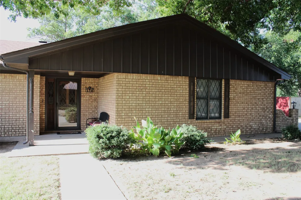 130 L STREET Munday, TX 76371
