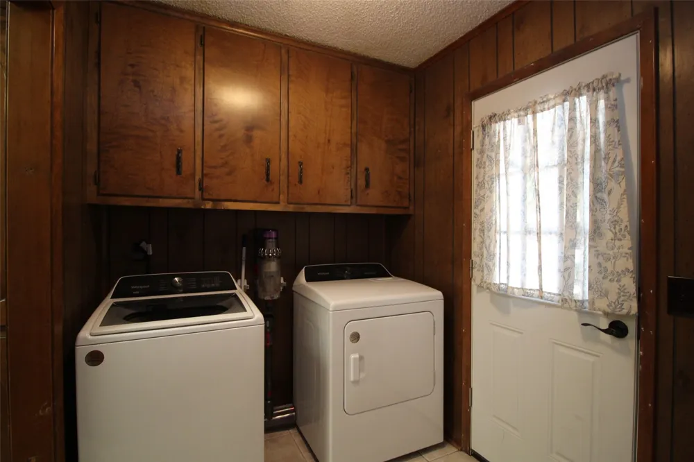 130 L STREET Munday, TX 76371