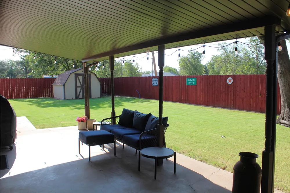 130 L STREET Munday, TX 76371