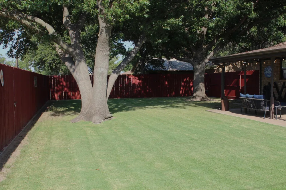 130 L STREET Munday, TX 76371