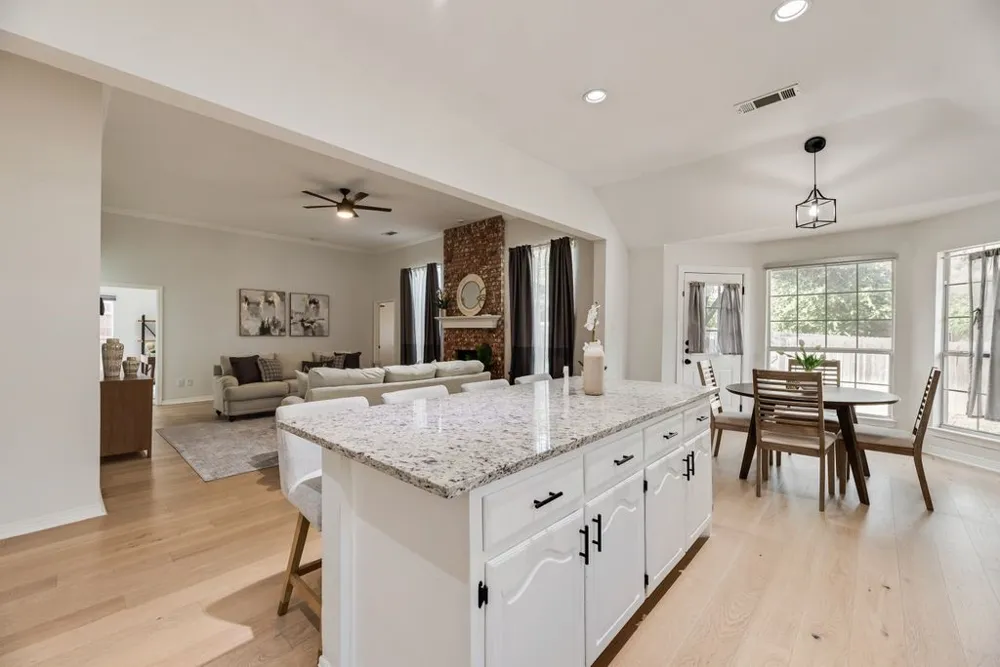 1412 Melody Lane Carrollton, TX 75006