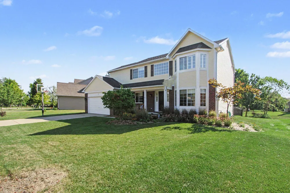 1452 Carston Lane Chelsea, MI 48118