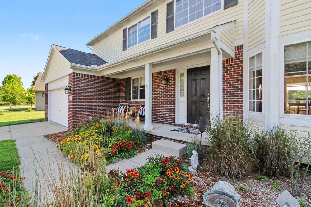 1452 Carston Lane Chelsea, MI 48118