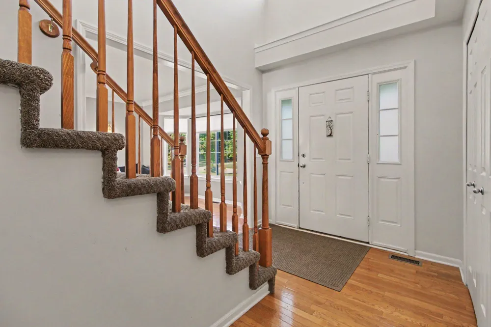 1452 Carston Lane Chelsea, MI 48118