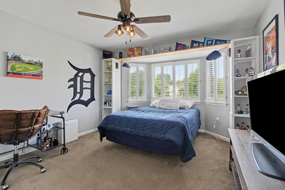 1452 Carston Lane Chelsea, MI 48118
