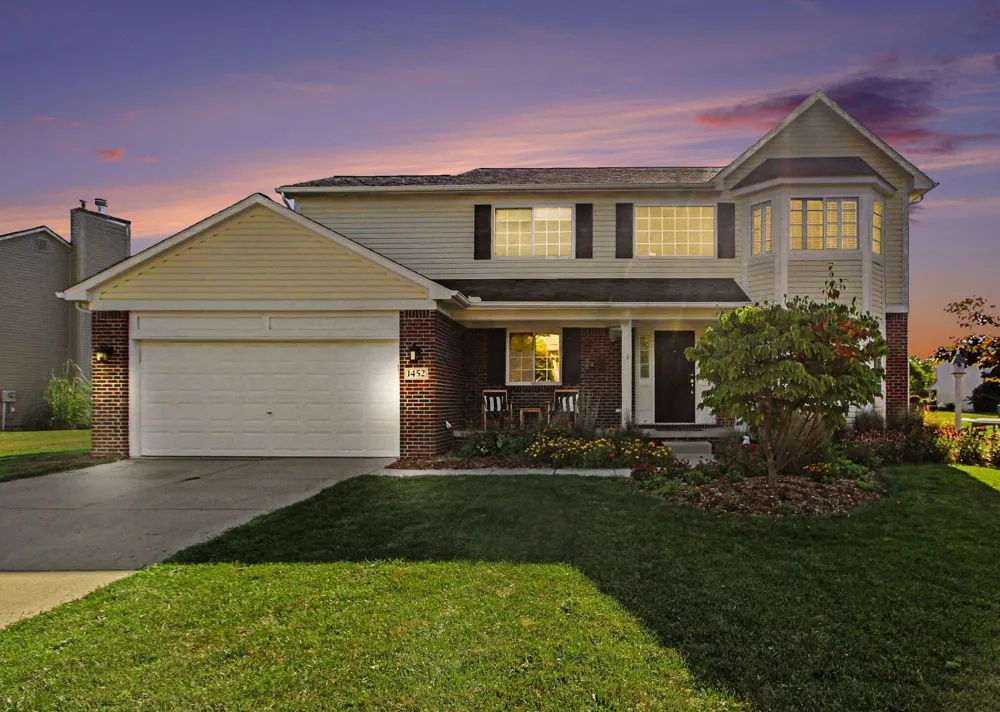 1452 Carston Lane Chelsea, MI 48118