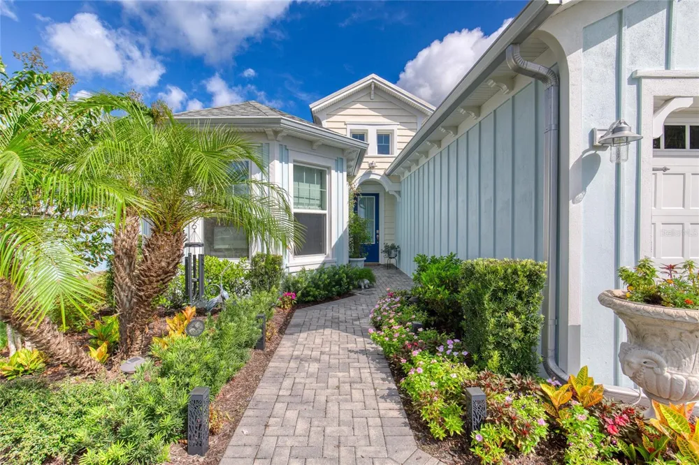 422 CORAL REEF WAY Daytona Beach, FL 32124