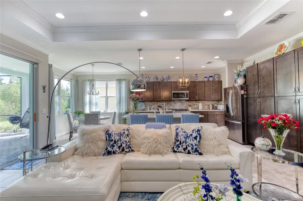 422 CORAL REEF WAY Daytona Beach, FL 32124