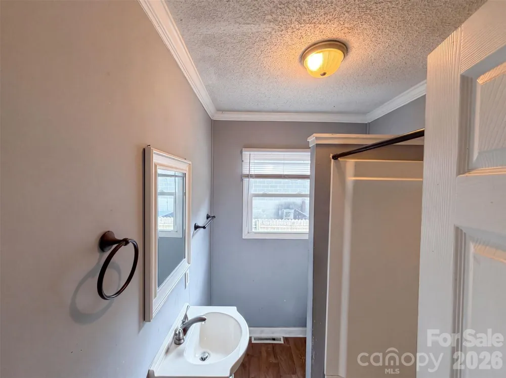 831 Fairview Street Kannapolis, NC 28083