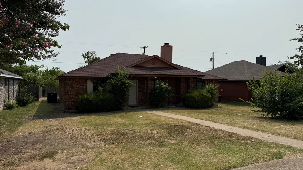 853 W Wintergreen Road Lancaster, TX 75134