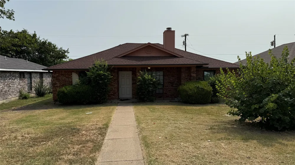 853 W Wintergreen Road Lancaster, TX 75134