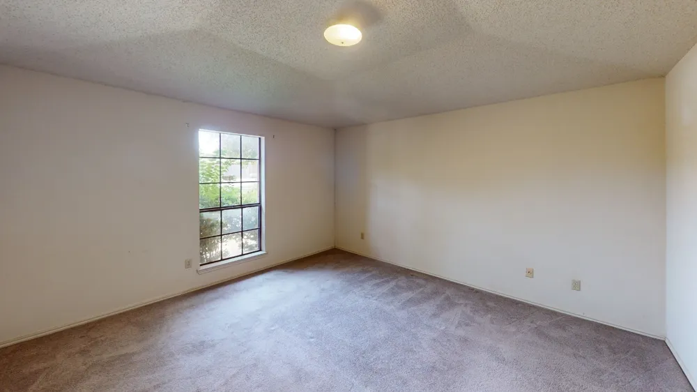 853 W Wintergreen Road Lancaster, TX 75134