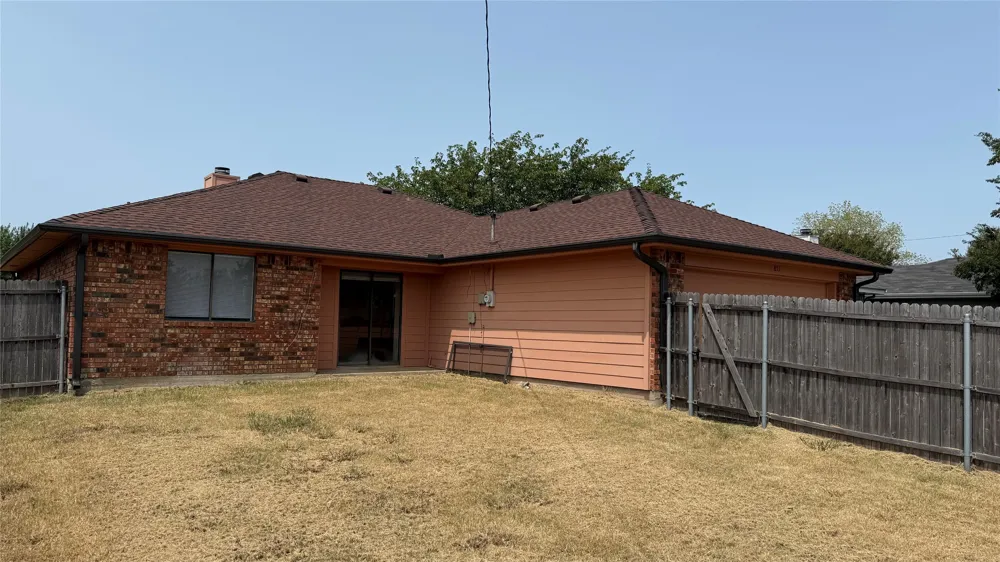 853 W Wintergreen Road Lancaster, TX 75134