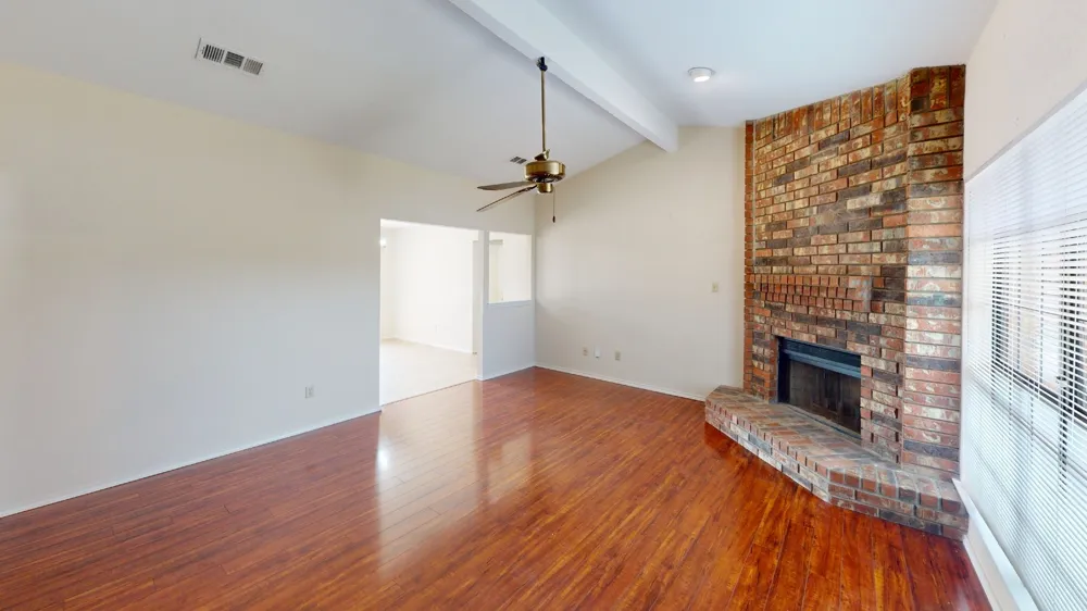 853 W Wintergreen Road Lancaster, TX 75134