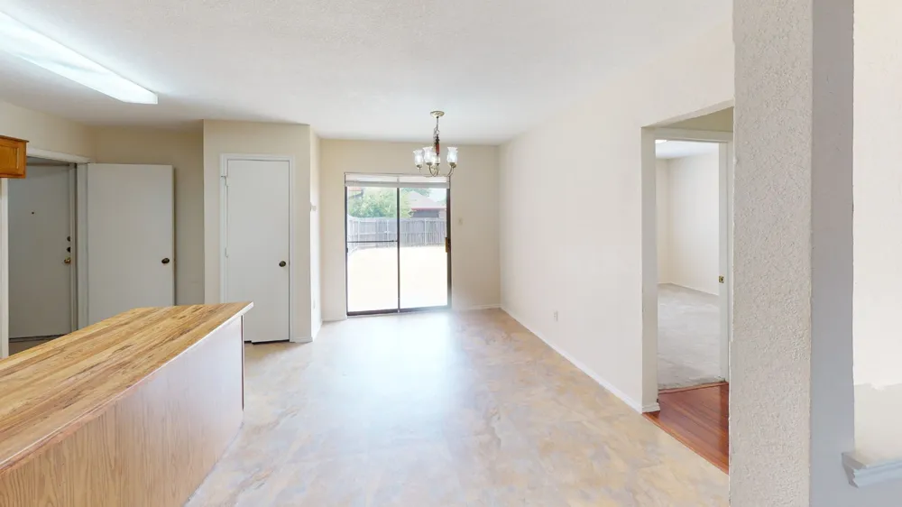 853 W Wintergreen Road Lancaster, TX 75134