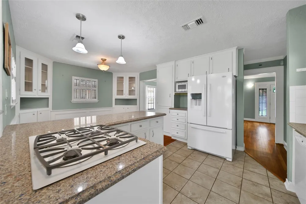 1583 Sue Barnett Drive Houston, TX 77018