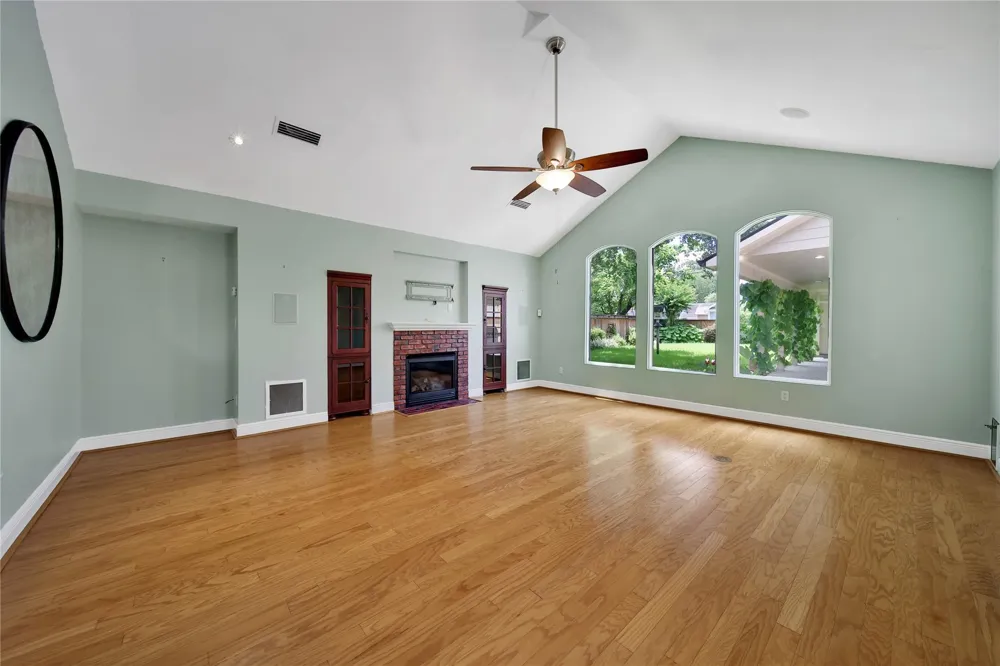 1583 Sue Barnett Drive Houston, TX 77018