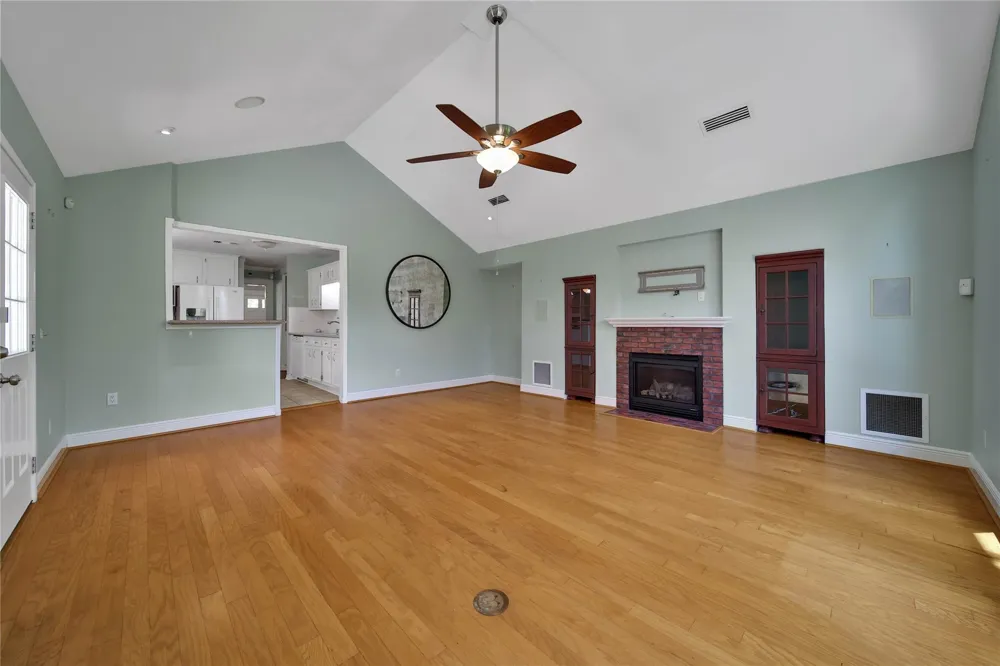 1583 Sue Barnett Drive Houston, TX 77018