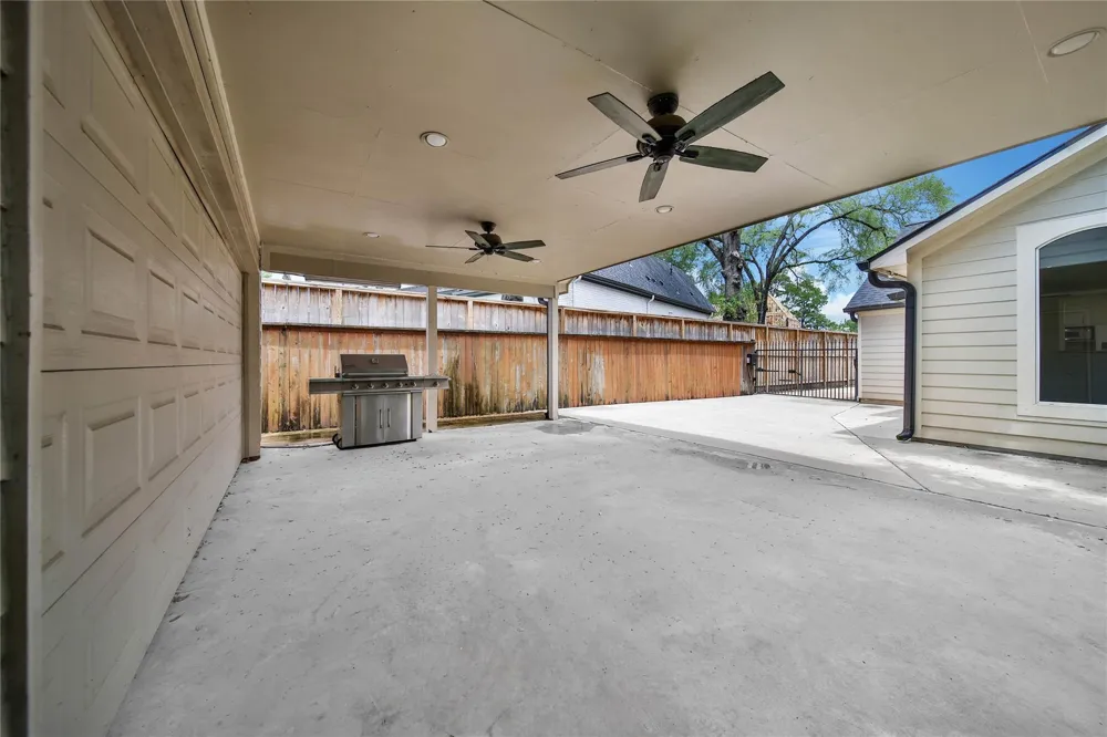 1583 Sue Barnett Drive Houston, TX 77018