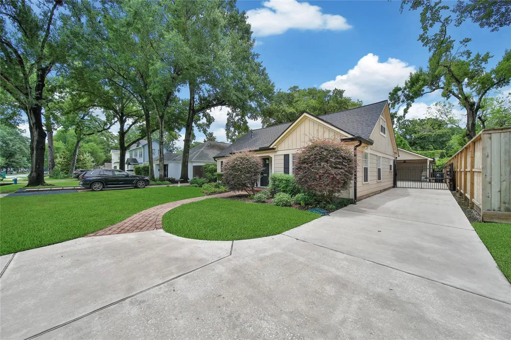 1583 Sue Barnett Drive Houston, TX 77018