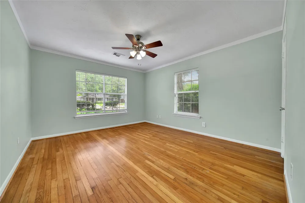 1583 Sue Barnett Drive Houston, TX 77018