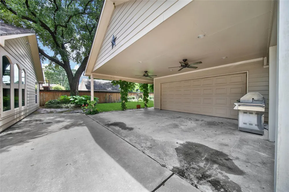 1583 Sue Barnett Drive Houston, TX 77018