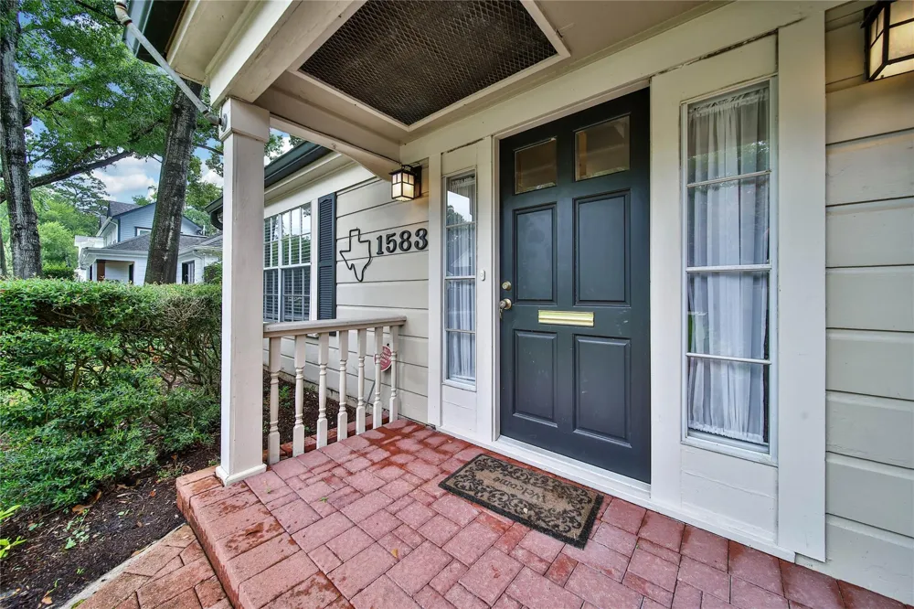 1583 Sue Barnett Drive Houston, TX 77018