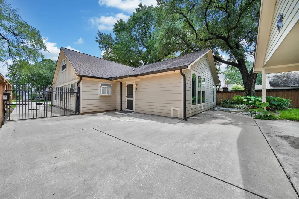 1583 Sue Barnett Drive Houston, TX 77018