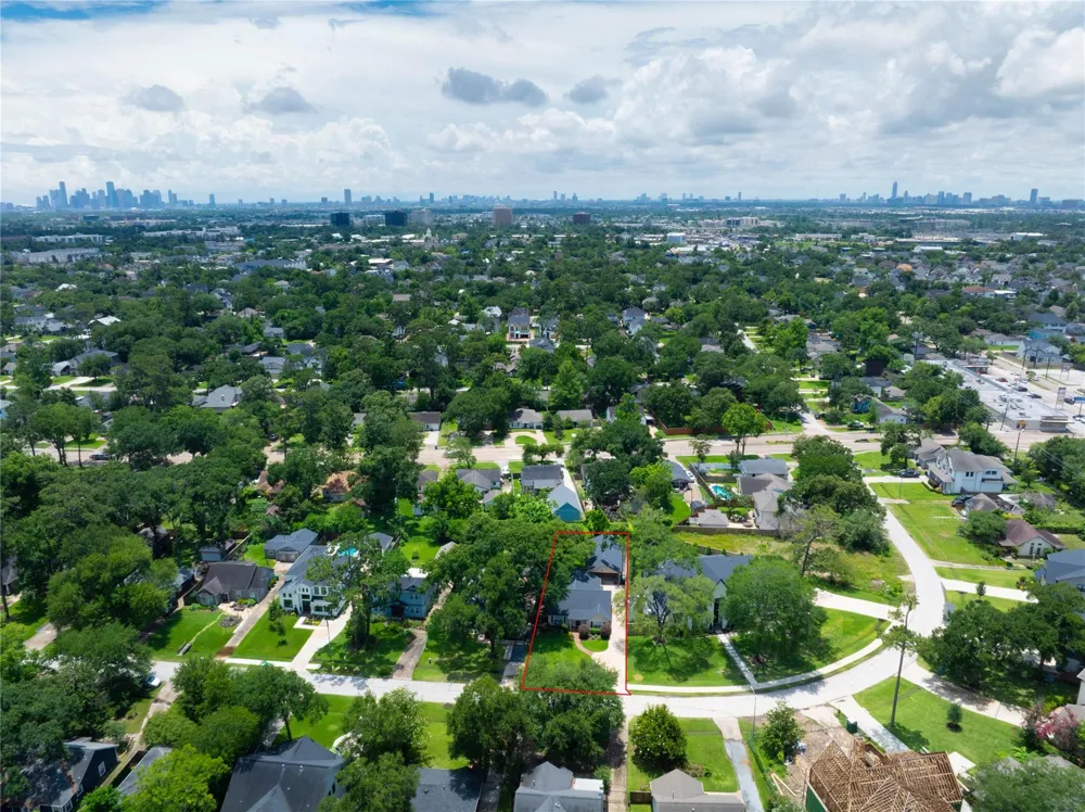 1583 Sue Barnett Drive Houston, TX 77018