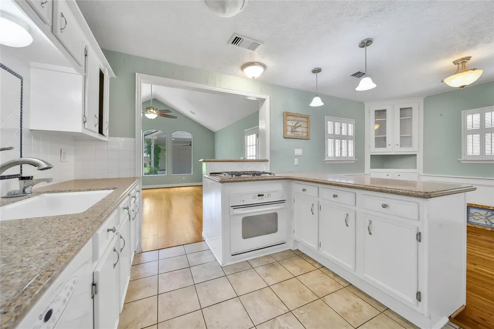 1583 Sue Barnett Drive Houston, TX 77018
