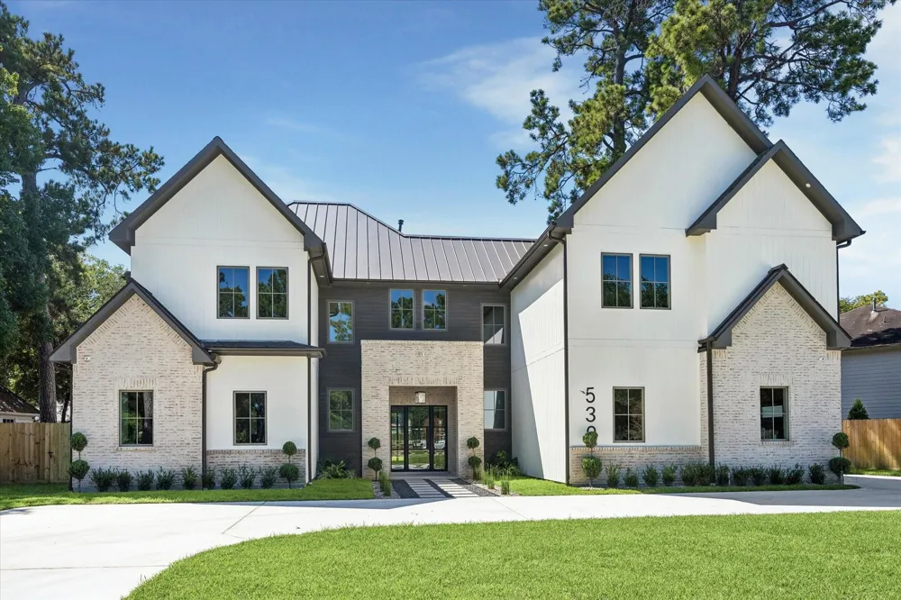 539 W 34th Street Houston, TX 77018