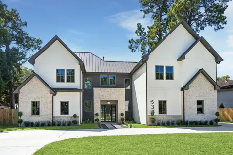 539 W 34th Street