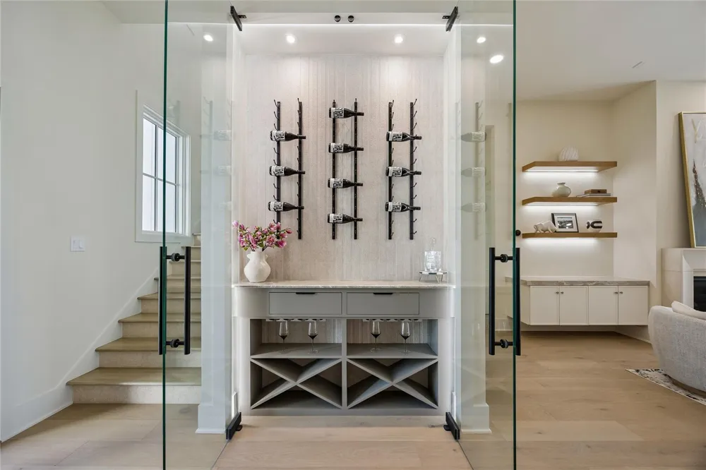 539 W 34th Street Houston, TX 77018
