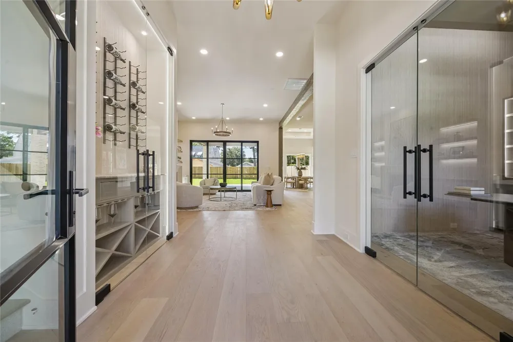 539 W 34th Street Houston, TX 77018