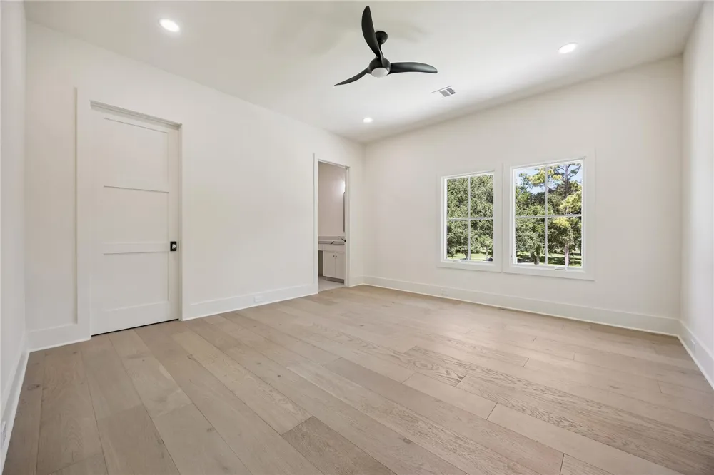 539 W 34th Street Houston, TX 77018
