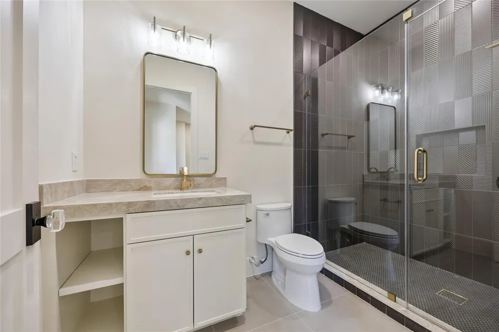 539 W 34th Street Houston, TX 77018