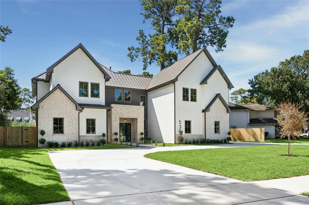 539 W 34th Street Houston, TX 77018