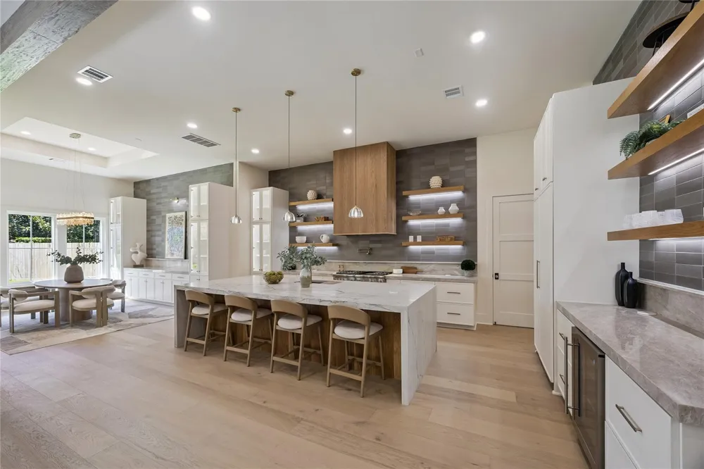 539 W 34th Street Houston, TX 77018