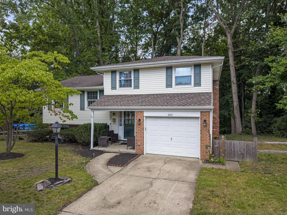240 WINDING WAY ROAD Stratford, NJ 08084