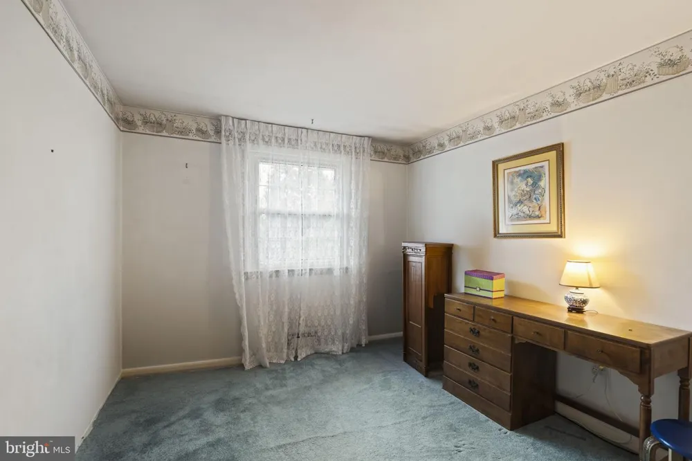 240 WINDING WAY ROAD Stratford, NJ 08084