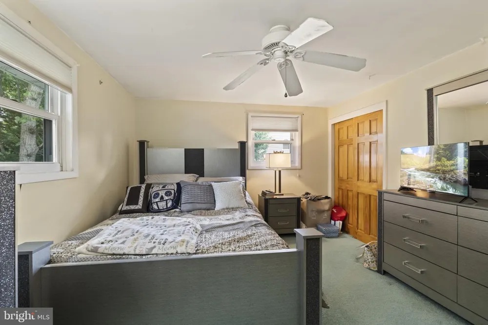240 WINDING WAY ROAD Stratford, NJ 08084
