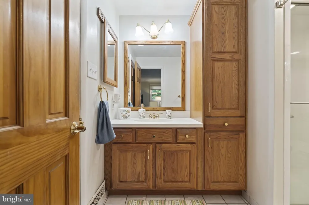 240 WINDING WAY ROAD Stratford, NJ 08084