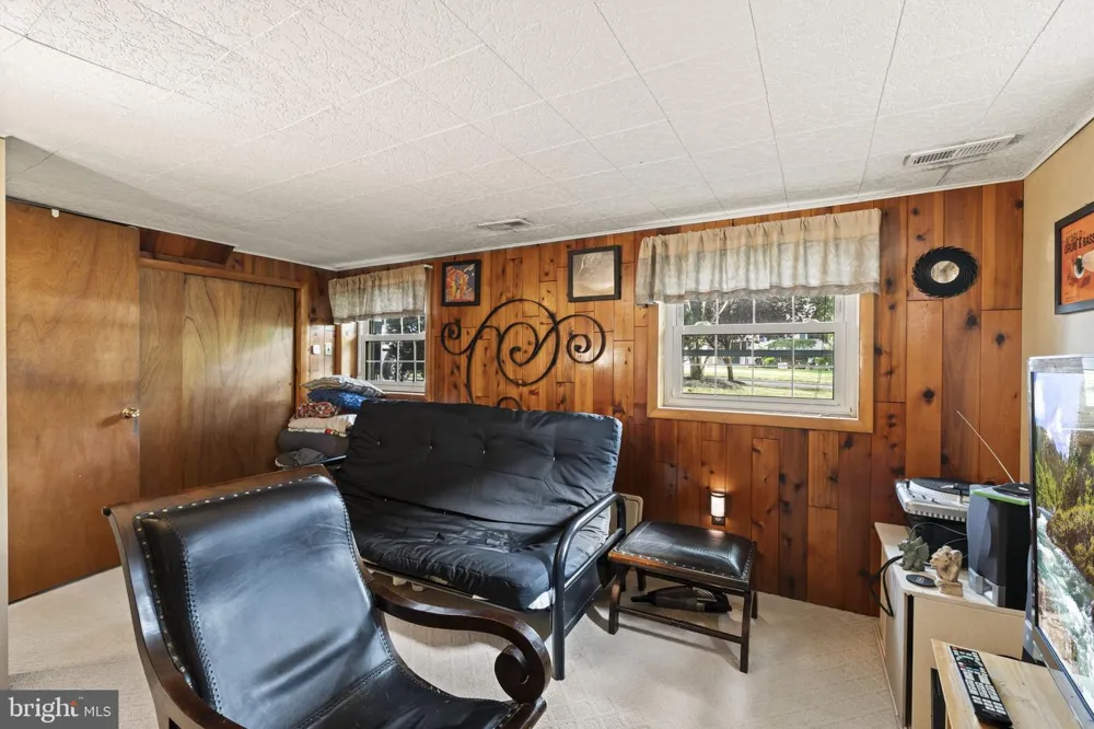 240 WINDING WAY ROAD Stratford, NJ 08084