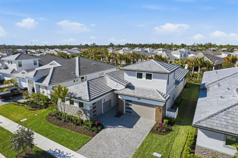 9525 St Germain Drive Palm Beach Gardens, FL 33412