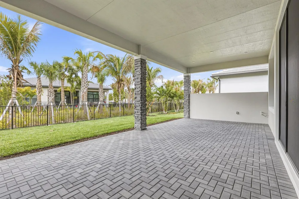 9525 St Germain Drive Palm Beach Gardens, FL 33412